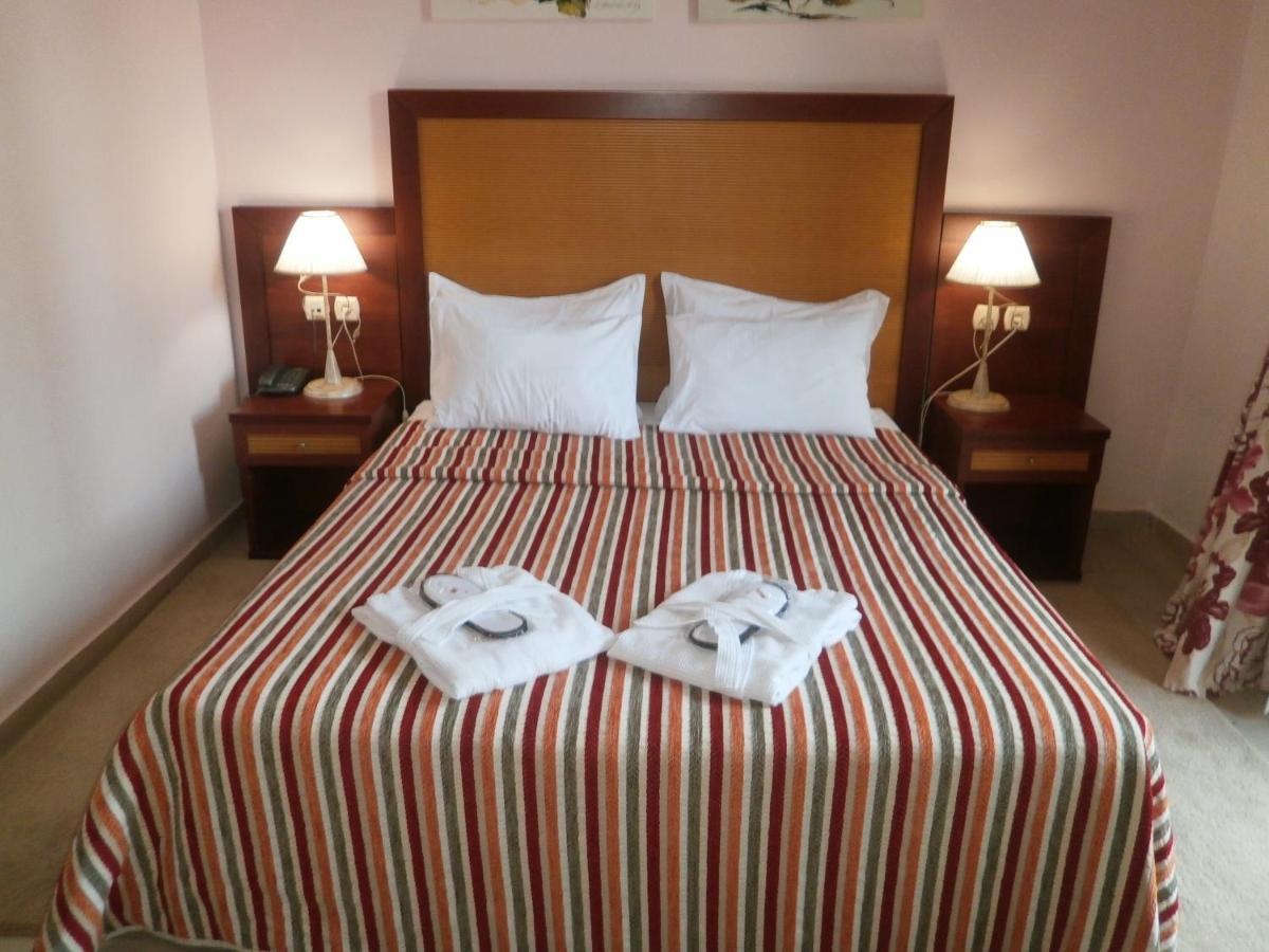 4 Epoxes Hotel Spa Káto Loutrákion Habitación foto